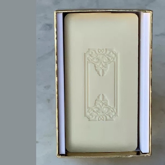 CST COMMONWEALTH SOAPS & TOILETRIES ALMOND LET GOD - Picture 2 of 3